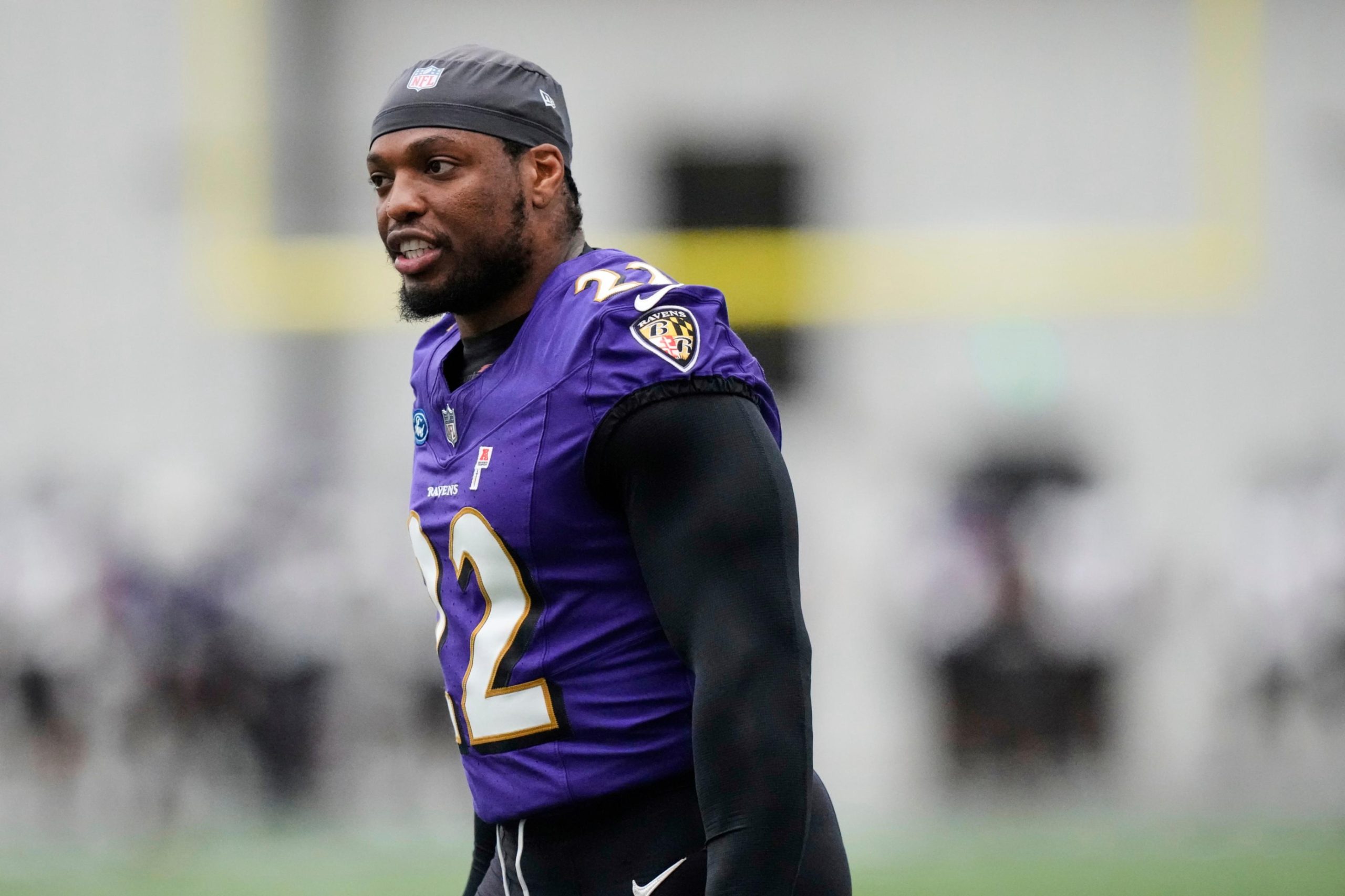Girl Spends 3 Years Saving Money to Watch Baltimore Ravens Still Not Enough – Derrick Henry's Shocking Action Brings M&T Bank Stadium to an Emotional Silence. Three years of collecting cans, selling cookies and saving every penny – but when the Ravens play, she still can't afford a ticket. When Derrick Henry heard the story, the rising Ravens superstar didn't stop at a hug or a ticket. His next action brought the entire M&T Bank Stadium to an emotional silence – and then erupted in thunderous cheers.D